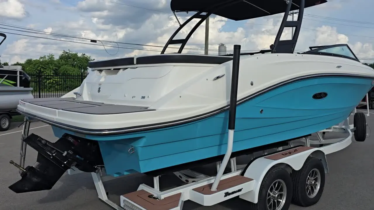 2023 Sea Ray 230 SPX - exterior