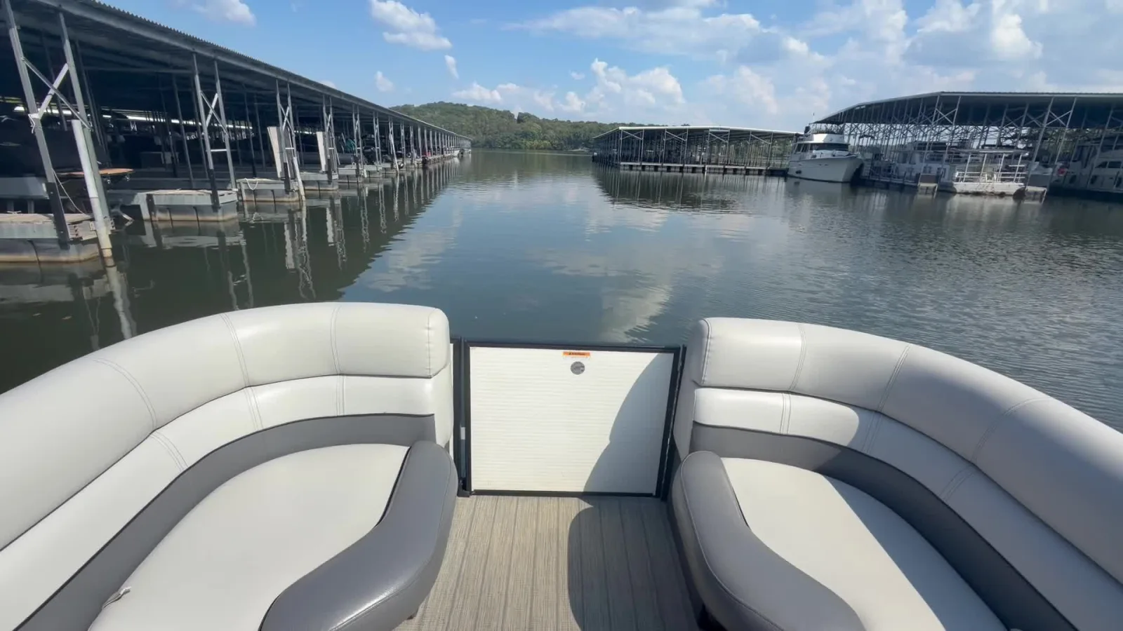 2021 Godfrey Monaco 255SD - exterior
