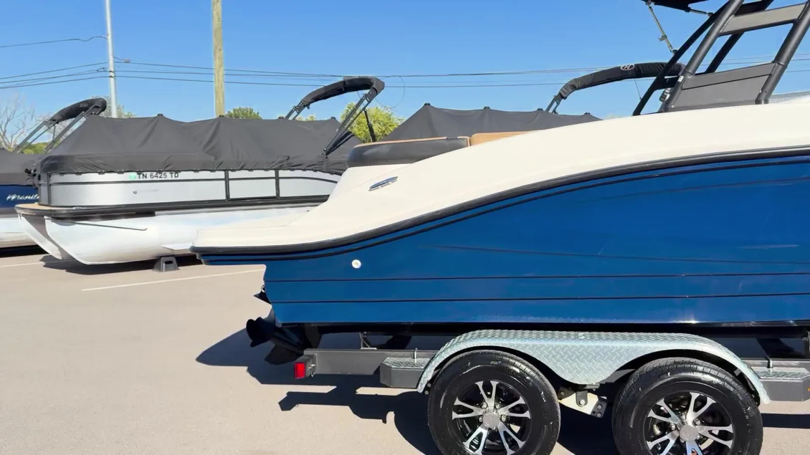 2024 Sea Ray SPX 210 - exterior